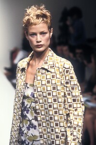 1380705004_Prada1996WomenRTW49.thumb.jpg.a84255dba55c12968d7f34c39500e683.jpg