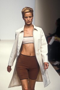 1436330909_Prada1996WomenRTW8.thumb.jpg.cdf84dbbc52daddb7c02806ec98f4564.jpg