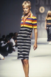 152217951_Missoni1996WomenRTW26.thumb.jpg.e06fcc23f8751e5c59c89442b542d8f9.jpg