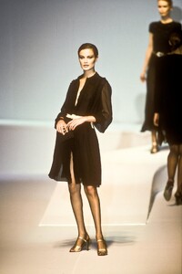 1564020474_Valentino1996WomenRTW284.thumb.jpg.ad97ce37fa0f173fbee42fc9a201c281.jpg