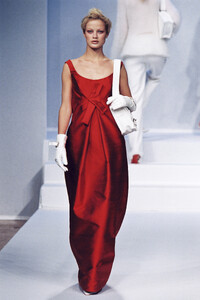 1637809066_Balenciaga1996WomenRTW37.thumb.jpg.842cead969184565189a1dd25199552d.jpg