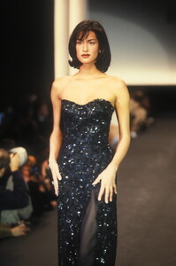 1664943092_RalphLauren1995WomenRTW104.thumb.jpg.63e237b87761370b91aa0def957f5027.jpg