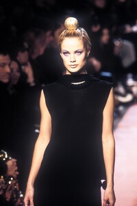 1696660476_JeanPaulGaultier1996WomenRTW92.thumb.jpg.c1e93d2a628684ba180724bb1627acdc.jpg