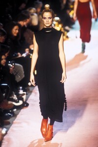 1717113025_JeanPaulGaultier1996WomenRTW91.thumb.jpg.339bfe21a553cd031d0d23b8a6f87b1a.jpg