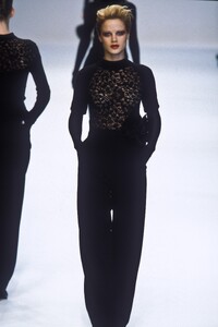 1826081695_SoniaRykiel1996WomenRTW109.thumb.jpg.8c7e8fd6a69f03cdb165b701cd1b2d11.jpg