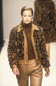 1831703987_PacoRabanne1996WomenRTW42.thumb.jpg.8385fc7c492d339fd5b62f4309cfbc16.jpg