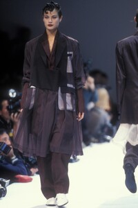 1846276019_CommedesGarcons1995WomenRTW78.thumb.jpg.35013a26d56820e9775a75ec86cd6f38.jpg