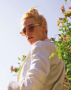 2022-05-01 Marie Claire France-page-007.jpg