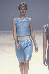 253119209_Blumarine1996WomenRTW94.thumb.jpg.197d08d32ff365ff41e657c318b1c0ae.jpg
