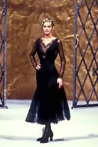 261901622_Chanel1993HauteCouture212.thumb.jpg.feec6187f0f37a35e0d361c854217700.jpg