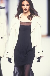 262174874_KarlLagerfeld1992WomenRTW64.thumb.jpg.a4e77745a30dc5ebb37dde09a2ac1cc6.jpg