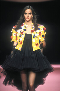 334618923_ChristianLacroix1992WomenRTW194.thumb.jpg.8ce551dffa2aa59dc9c33e4a86dfad86.jpg