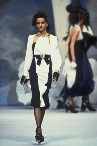 484975113_Chanel1992HauteCouture77.thumb.jpg.975b04e7d8751ab47523a242faba2b6b.jpg