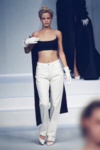 654301920_Balenciaga1996WomenRTW28.thumb.jpg.9e410e986e29a8b6efad8945236e6feb.jpg