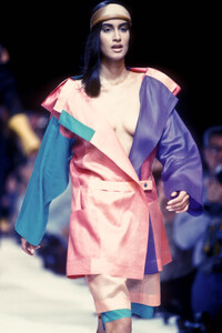 701807041_IsseyMiyake1991WomenRTW74.thumb.jpg.6e14d40b3e579ee8aef14954b537902b.jpg