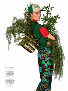 2022-05-05 Elle Italia-page-006.jpg