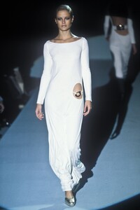 832948394_Gucci1996WomenRTW57.thumb.jpg.a5437bddefaf32e4acd2eeccdfb6d5ec.jpg