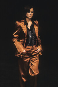 900321228_CostumeNational1995WomenRTW27.thumb.jpg.27f44fbddc7ac0319e3089b55f69aaa3.jpg