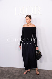 Dior-222.thumb.jpg.747e6b47623de436ae5c9597b5edb9bb.jpg