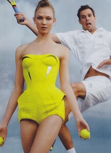 Leibovitz_US_Vogue_June_2012_13.thumb.jpg.30239799cf907acc1fbcb92bb60b76ed.jpg
