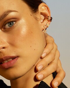 Louis-Vuitton-Idylle-Blossom-Jewelry-Campaign04.thumb.jpg.e782b36b27aba61b6f7f39ac99f83623.jpg