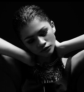 Zendaya-Hunger-Magazine-2015-Cover-Photoshoot01.jpg