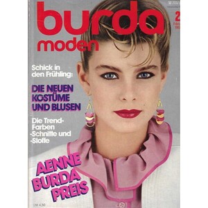 burda-moden-2februar-1983-die-neuen-kostueme-und-blusen.thumb.jpg.d177e3d1903c502058c53cdf241bbe08.jpg
