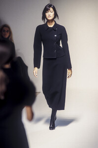jil-sander-fw-93-1.thumb.jpg.4bcd31922b1948337cb8083b67ecc4ba.jpg