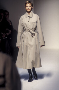 jil-sander-fw-93-3.thumb.jpg.43c0245d3b5f0146aa320adafe50a5d5.jpg
