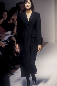 jil-sander-fw-93-9.thumb.jpg.621f6f372546e24656bb09db4cf0efe8.jpg