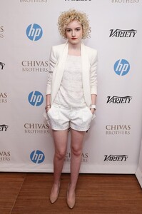 julia-garner-in-full-white-short-dress-853x1280.jpg