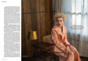 julia-garner-marie-claire-australia-march-2022-issue-12.jpg