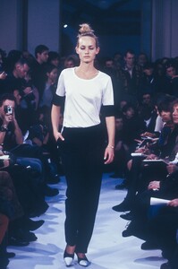 1030165059_HelmutLang1995WomenRTW21.thumb.jpg.0b987d2afe794cdd5cc3e13da2f6e831.jpg