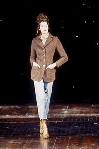 1113209548_VivienneWestwood1997FW30.thumb.jpg.1cc933677d8c36d8c49feb39143ba588.jpg