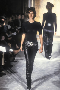 1123170929_DirkBikkembergs1997WomenRTW46.thumb.jpg.7f0cb1e9223cdae5d1d9047e6649e566.jpg