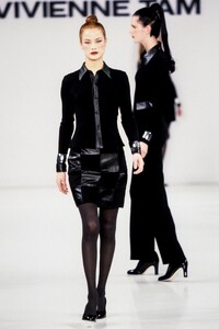 1143696422_VivienneTam1995WomenRTW51.thumb.jpg.e36e60edad65e72118b8cba711f5ce28.jpg