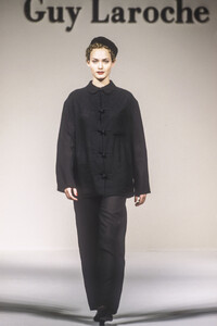 1374735078_GuyLaroche1994HauteCouture29.thumb.jpg.fd7a227f7d86b027d8948c2758fbaee4.jpg