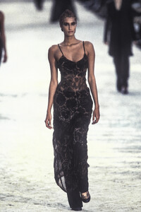 2137088833_DriesVanNoten1997WomenRTW55.thumb.jpg.11b9c239a1b08e0d3bcf452e1ee64789.jpg