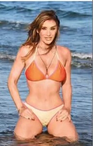 5B481E7E3B1740519D7935E02653FD87_video_dashinit_000 (1) (1).jpg