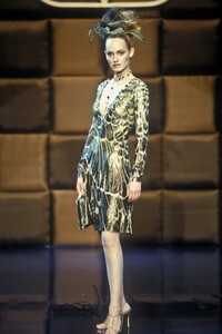 922505586_Valentino1996HauteCouture75.thumb.jpg.d39dd1ee8460674a645856ab12afdf0b.jpg