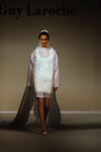 999638587_GuyLaroche1994HauteCouture96.thumb.jpg.78c6361b284ce8e6d7b8c2974fac0fbc.jpg
