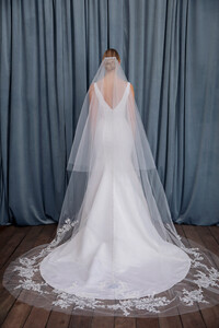 anne-barge-kent-back-veil-1.thumb.jpg.0cfd7074ddb443b83ec6bcdd6546395d.jpg