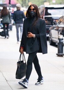 naomi-campbell-out-in-new-york-04-26-2022-3.jpg