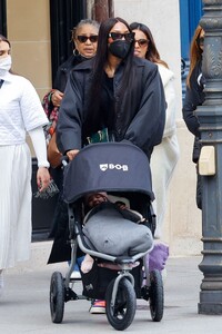 naomi-campbell-out-in-paris-03-01-2022-6.jpg