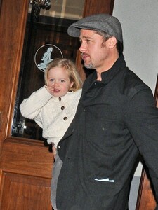 shiloh_jolie_pitt_06-gthumb-gwdata1200-ghdata1200-gfitdatamax.thumb.jpg.42948b221dc33d6e5cc629c748a47c65.jpg
