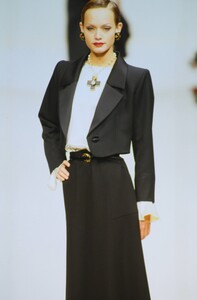 ysl-fw-93-4.thumb.jpg.76477e7dc13a9e4fd2ee263f2299c6e9.jpg