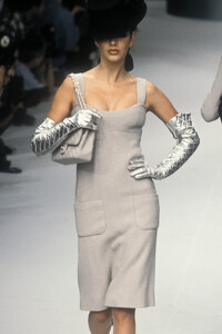 1467832436_Chanel1995HauteCouture151.thumb.jpg.f0888774a4daa979dc30248cedea7c9a.jpg