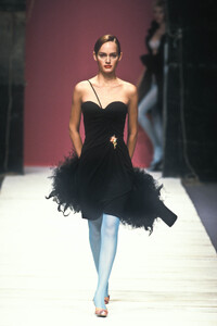 1487590041_ChristianLacroix1997WomenRTW141.thumb.jpg.ea5b7510b3220adabd88165f5ad1b3d9.jpg