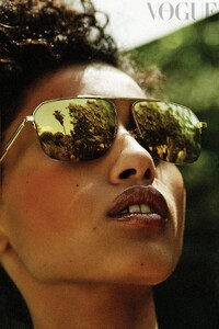 imaan-hammam-fotos-portada-vogue (1).jpg