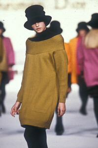 1624849666_ChristianDior1987WomenRTW16.thumb.jpg.45cd5a40e8e21d4bb30d403dacbc1d30.jpg